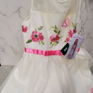 Girls dress size  8 new great for any occasions
